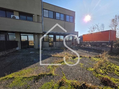 Foto Ufficio a Calderara di Reno di 167 m² con 5 locali in vendita