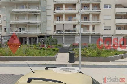 Foto Negozio in Via Guglielmo Pepe 8/10, Salerno Mercatello - Mariconda