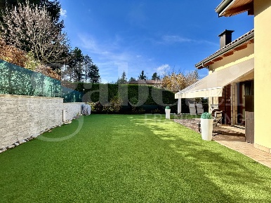 Foto Villa bifamiliare in ROMA, Loiano Centro di 168 m² con 8 locali