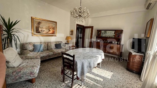 Foto Appartamento in Via Manara 6, Abbiategrasso di 90 m² con 3 locali