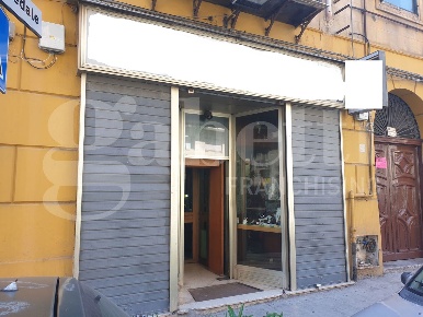 Foto Negozio in Tukory, Palermo Oreto - Perez di 75 m² con 1 locali