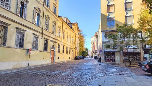Foto Negozio in Via Alberoni 36, Piacenza Piazzale Milano - Stazione