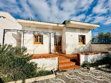 Foto Casa indipendente a Ugento Torre San Giovanni di 107 m² con 4 locali