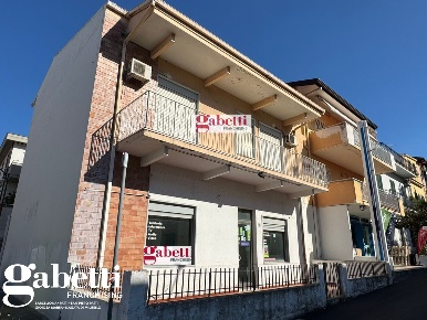 Foto Ufficio in Corso Matteotti 78, Patti Centro di 108 m² con 3 locali