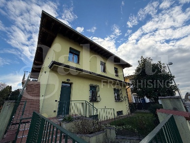 Foto Appartamento in Via Patuzza 18, Mazzano Molinetto di 453 m² in vendita