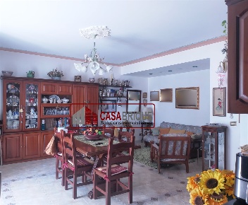 Foto Appartamento in Via Tolomeo, Bagheria Centro di 130 m² con 5 locali