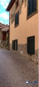 Foto Appartamento in vicolo ottuso n.2, Soriano nel Cimino Centro di 44 m²