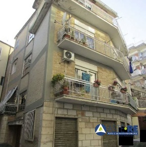 Foto Locale commerciale in Via Ponte di Mola, Formia Centro di 89 m²