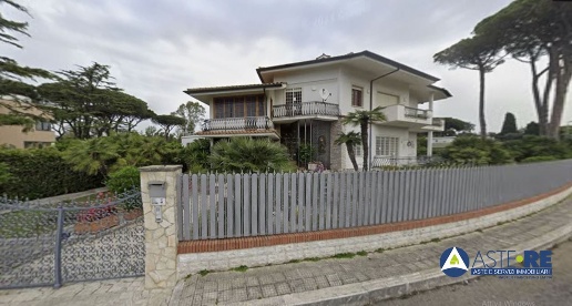Foto Villa unifamiliare in VIA NAPOLI, Sabaudia Centro di 590 m² in vendita