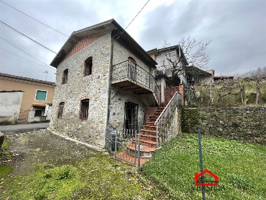 Foto Rustico in Via Piave, Aulla Piano Di Collecchia di 70 m² con 4 locali