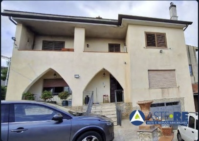 Foto Appartamento in Via Melogrosso, Sezze Centro di 172 m² con 4 locali