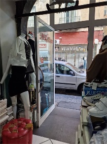 Foto Locale commerciale a Torre Annunziata di 105 m² con 4 locali