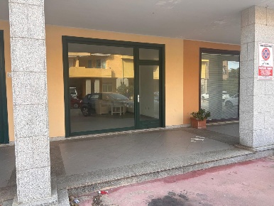 Foto Negozio a Palau Centro di 69 m² con 1 locali in vendita