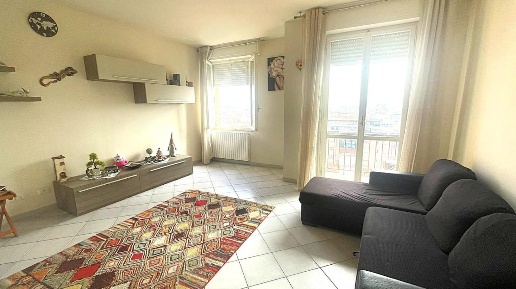 Foto Appartamento a Cascina Semicentro di 100 m² con 5 locali in vendita