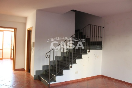 Foto Villa a schiera a Santa Maria a Monte Centro di 130 m² con 7 locali