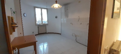 Foto Appartamento a Massa Centro di 115 m² con 6 locali in vendita