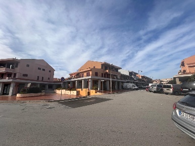 Foto Locale commerciale a Palau Centro di 112 m² con 1 locali in vendita