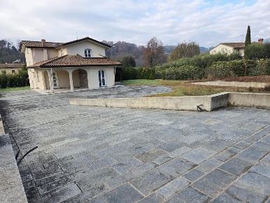 Foto Villa unifamiliare a Capannori Gragnano - Lappato di 200 m² in vendita