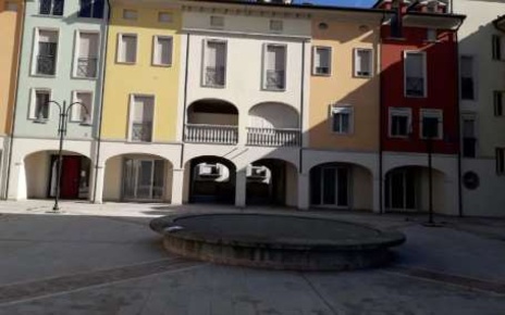 Foto Appartamento in Via Bartolomeo Stefani 9, Mantova di 81 m² all'asta