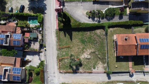 Foto Terreno edificabile a Magione di 599 m² in vendita