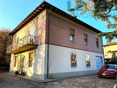 Foto Villa unifamiliare a Vignola di 266 m² con 15 locali in vendita