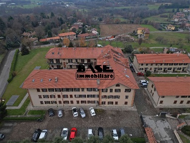 Foto Appartamento a Monguzzo di 140 m² con 4 locali in vendita