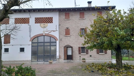 Foto Rustico in VIA RUGGINENTA, Ravarino Centro di 600 m² con 9 locali
