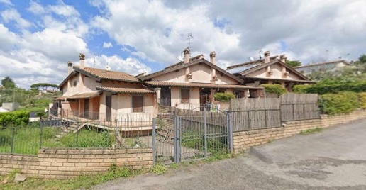 Foto Villa a schiera in Via Sparanise 62, Roma Santa Fumia di 120 m²