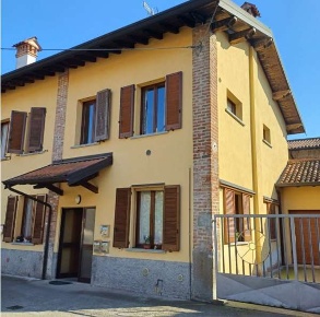 Foto Appartamento in Via Aldo Lusardi, Calvenzano di 55 m² con 4 locali