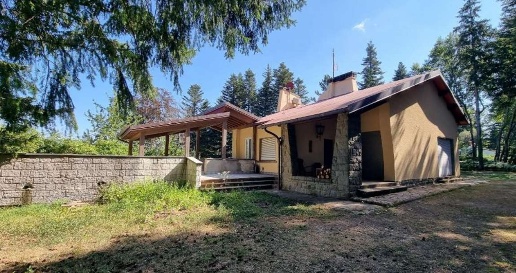 Foto Villa a schiera in Via Poggio al Frate, Pelago di 253 m² con 10 locali