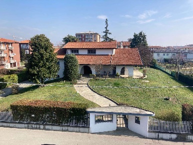 Foto Villa unifamiliare a Zanica di 510 m² con 12 locali in vendita