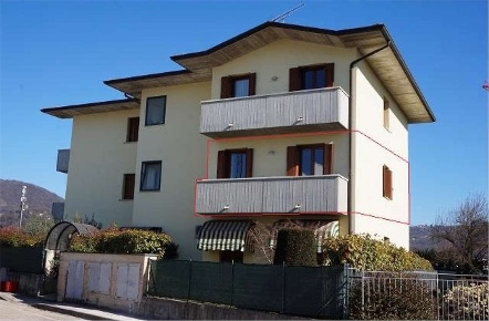 Foto Appartamento in Via XXV Aprile, Brogliano Centro di 76 m² con 4 locali