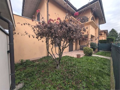 Foto Appartamento in via dei Gelsi 20, Busnago di 84 m² con 3 locali