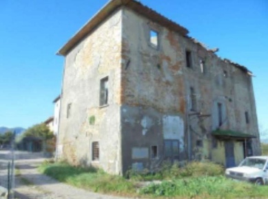 Foto Appartamento in Via Vecchia Fiorentina II Tronco, Quarrata di 239 m²