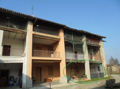 Foto Appartamento in Via Brembate, Canonica d'Adda Centro di 59 m² all'asta