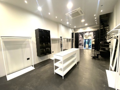 Foto Negozio a Cervia Milano Marittima con 2 locali in affitto