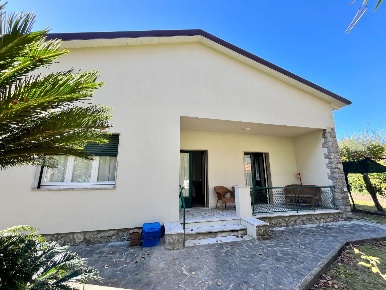 Foto Case indipendenti a Forte dei Marmi Centro di 130 m² con 5 locali