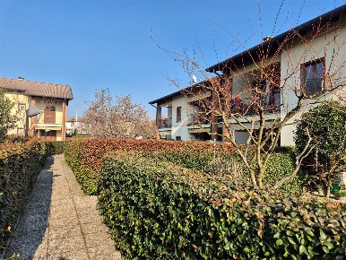 Foto Appartamento in Via dei Roggioli, Alzate Brianza Centro di 105 m²