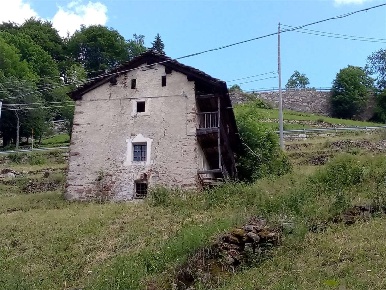 Foto Rustico in Loc Vercosa, Fontainemore di 180 m² con 7 locali in vendita