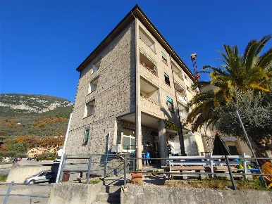 Foto Appartamento a Ferentillo di 100 m² con 5 locali in vendita