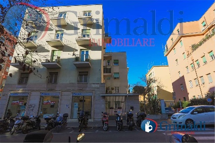 Foto Appartamento in Via Edoardo Jenner  32, Roma di 87 m² con 3 locali