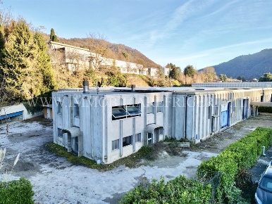 Foto Capannone industriale in via roma, Caprino Bergamasco Caprino