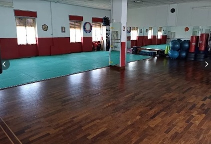 Foto Locale commerciale a Arese di 760 m² in vendita