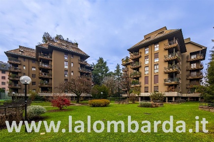 Foto Appartamento in via De Gasperi, Vedano al Lambro di 130 m² in vendita