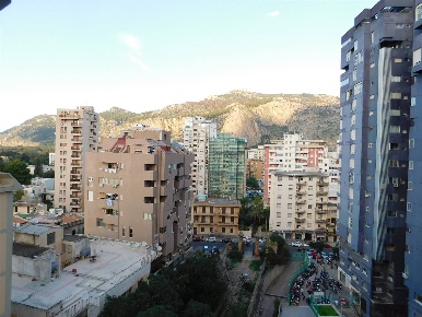 Foto Ufficio a Palermo Resuttana di 215 m² con 7 locali in vendita