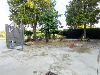 Foto Case semi ndipendenti a Pollutri Centro di 93 m² con 3 locali