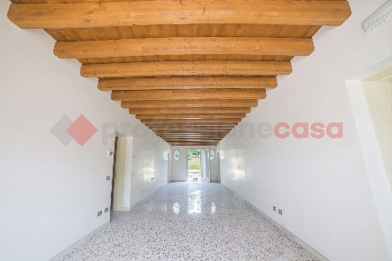 Foto Appartamento in Via RE DI PUGLIE 2, Stra Centro di 180 m² con 5 locali