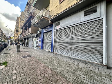 Foto Negozio in Europa, Marano di Napoli Centro di 30 m² con 1 locali