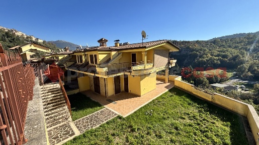 Foto Villa a schiera in Via Aldo moro 10, Alatri Centro di 140 m²