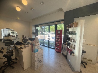 Foto Attività commerciale a San Giovanni Lupatoto Centro di 90 m²